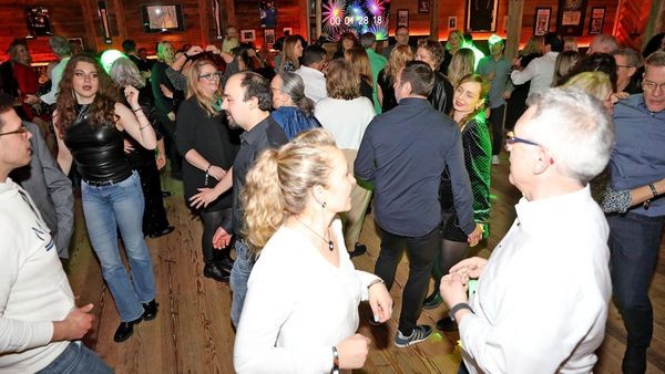 Silvester in Wolfsburg: Hier wird ausgelassen in das neue Jahr gefeiert