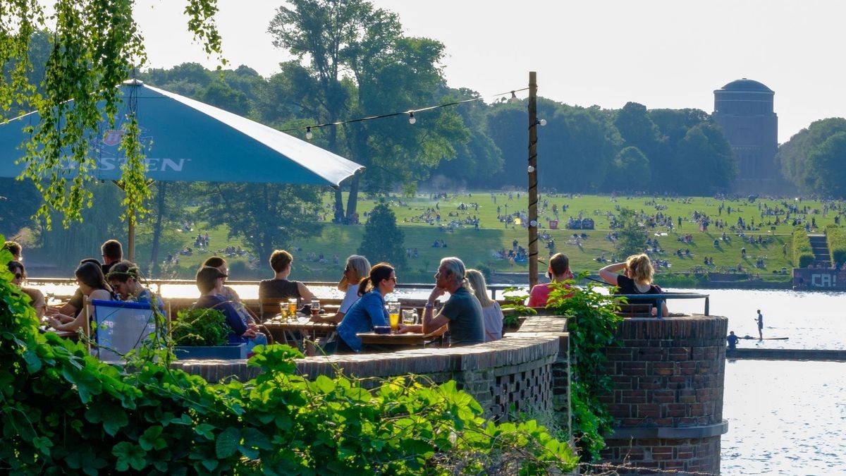 Sommer in Hamburg . Hamburger Stadtpark. Stadtparksee. Terrasse bei Sierichs´s Foto: Marcelo Hernandez / FUNKE Foto Services