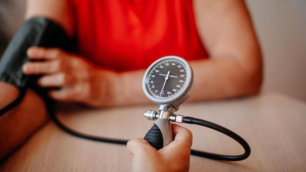Blutdruck bei Frauen: Ab wann sind die Werte zu hoch?