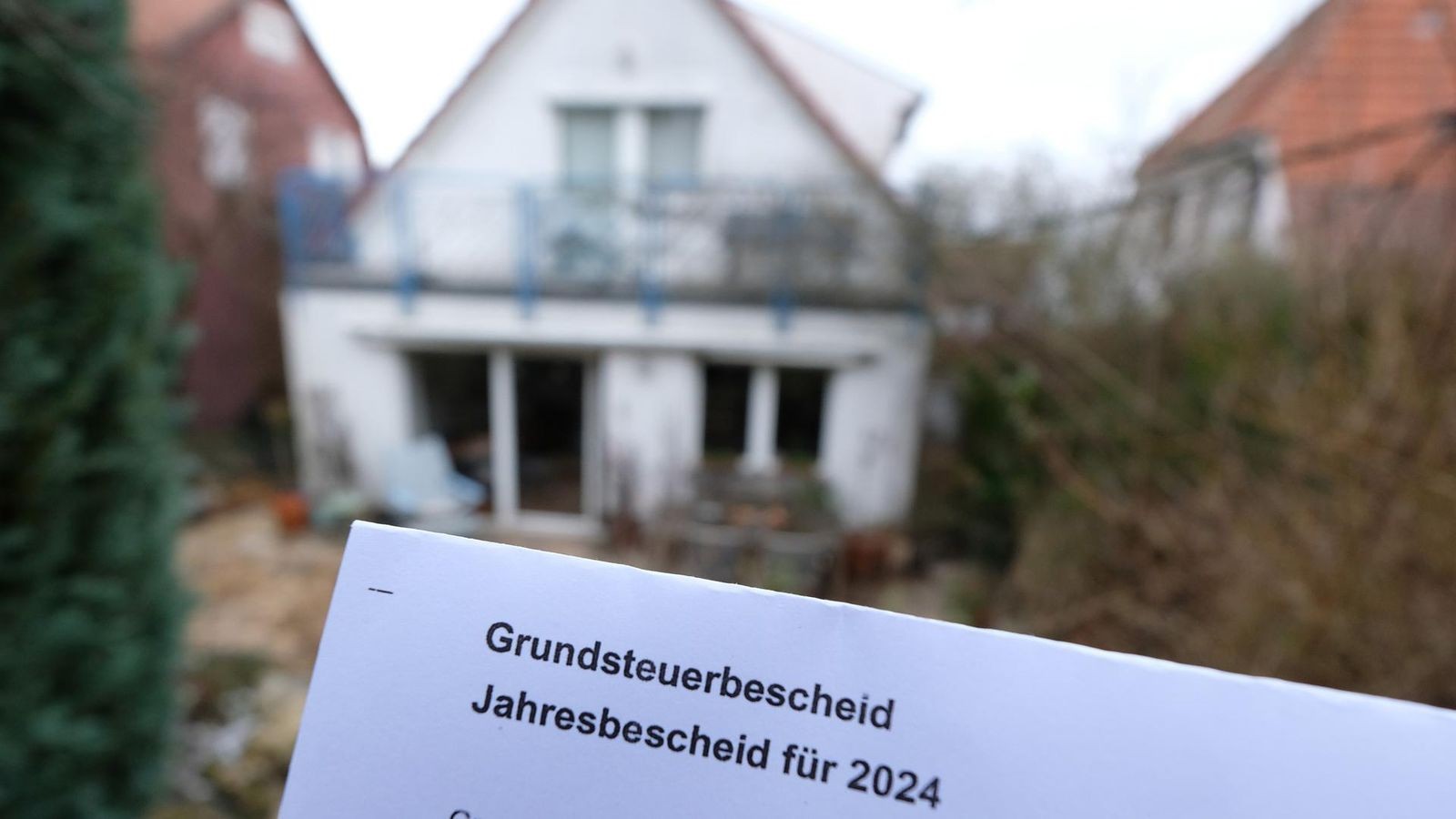 Hauseigent-mer-m-ssen-noch-Wochen-auf-neue-Grundsteuerbescheide-warten