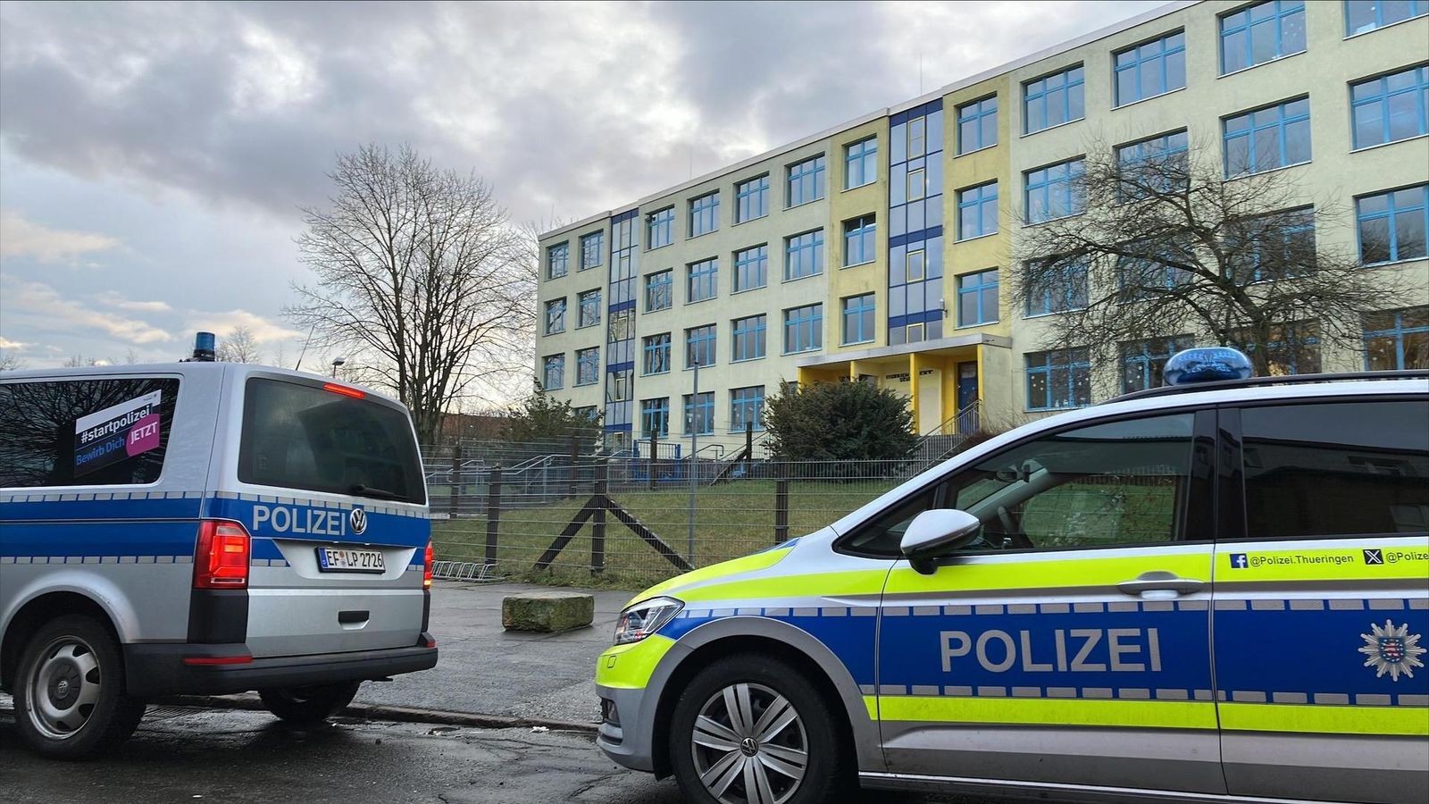 Erfurter-Schule-nach-Bombendrohung-evakuiert-Polizei-riegelt-Umkreis-ab