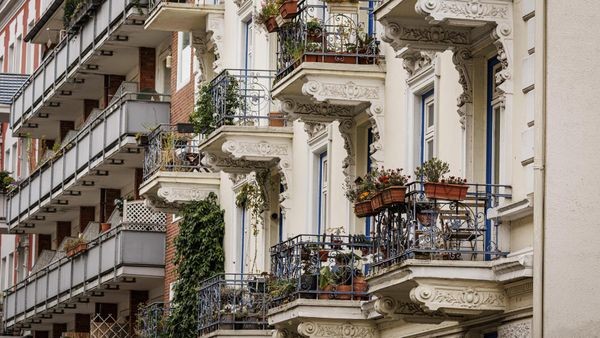 Wohnarmut in Hamburg: Hohe Mieten belasten immer mehr Menschen im Alltag