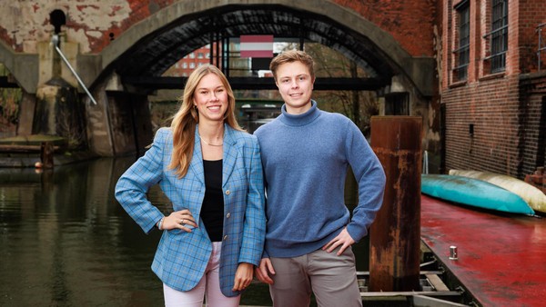 Zusatzbeitrag erhöht: Wie man bei der Krankenkasse jetzt viel Geld sparen kann