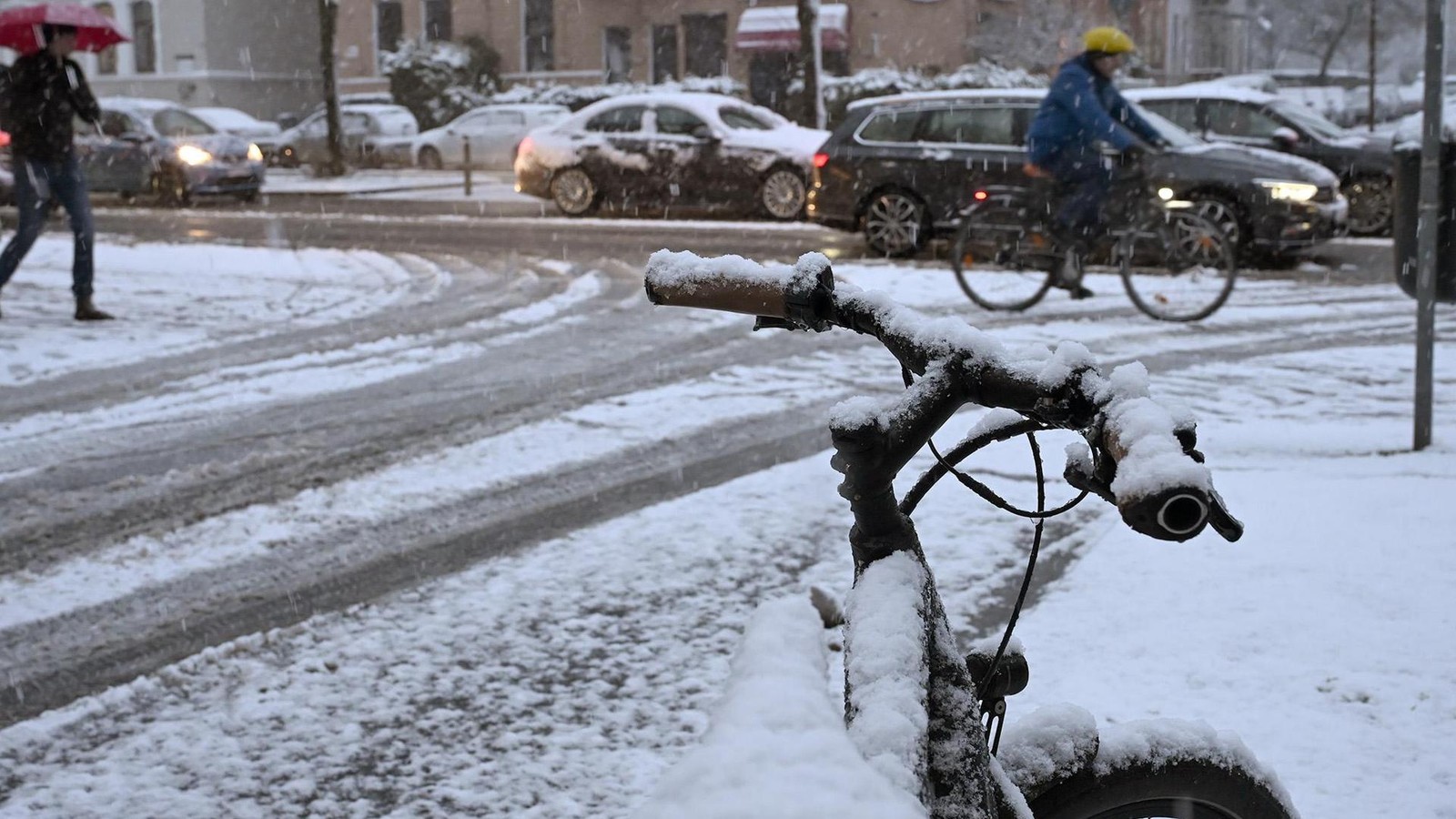 Verschneite-Stra-en-und-Wege-So-l-uft-der-Winterdienst-in-Braunschweig