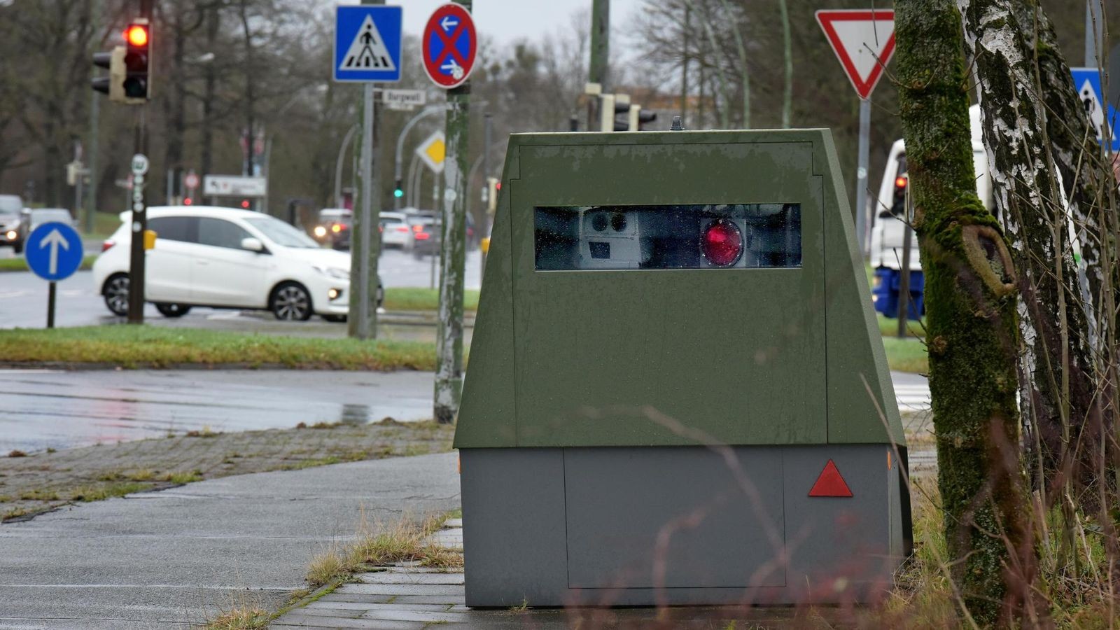 Achtung-Autofahrer-Hier-stehen-ab-Montag-mobile-Blitzer-in-Wolfsburg