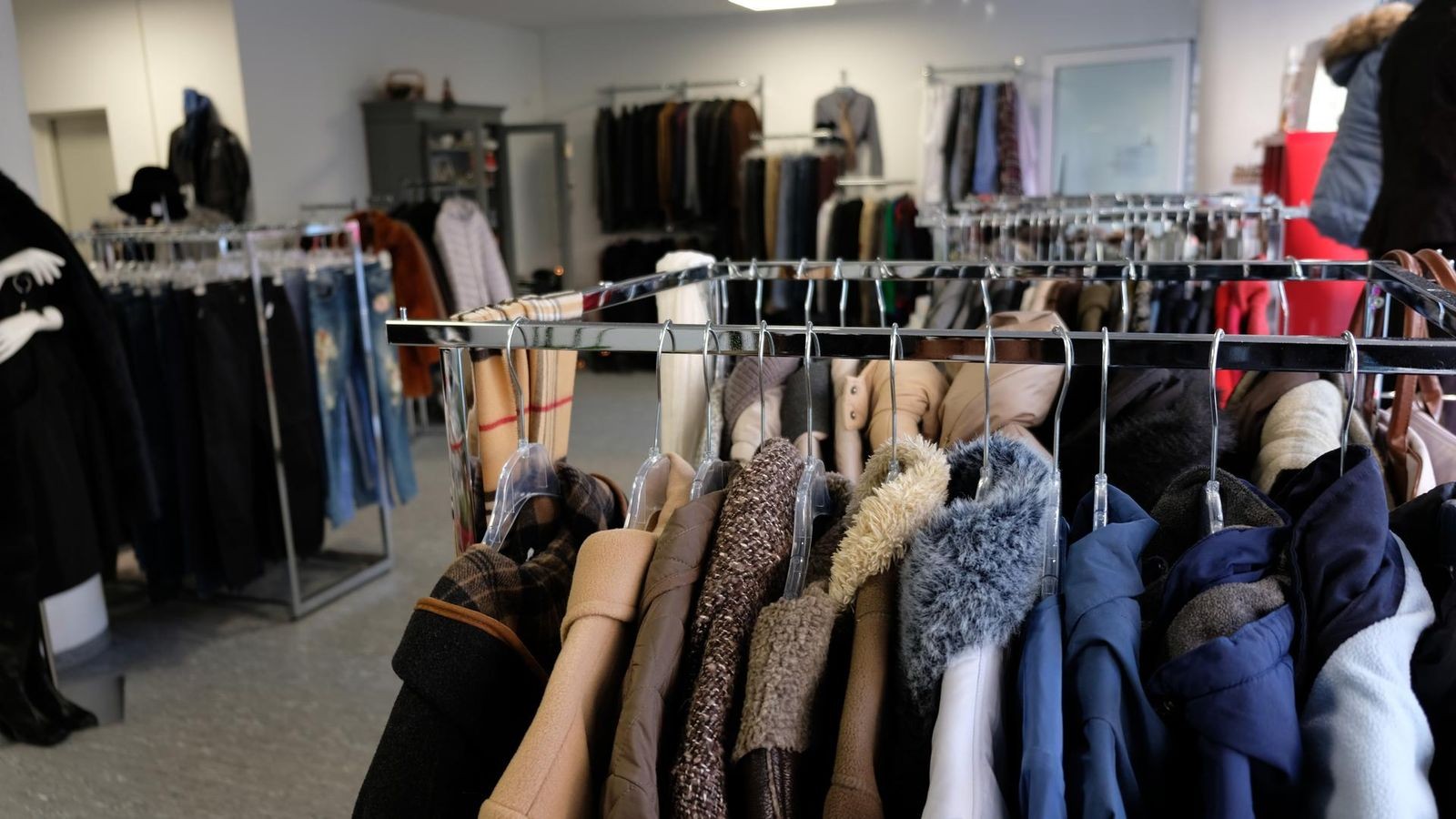 -Teilt-Eure-M-ntel-Diakoniel-den-bitten-zu-St-Martin-um-warme-Kleidung