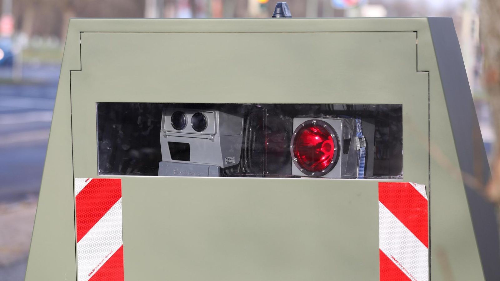 Achtung-Hier-stehen-in-der-Silvester-Woche-in-Salzgitter-die-Blitzer