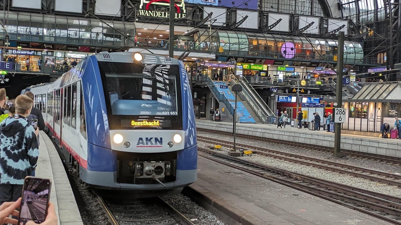 Mit-der-AKN-von-Hamburg-nach-Geesthacht-einmal-im-Jahr
