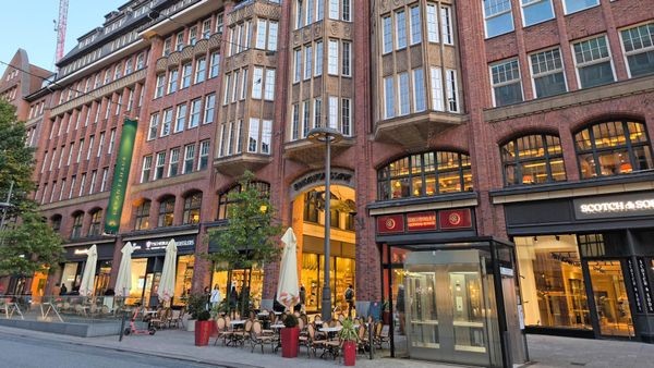 Einfach vorbeikommen: Neues Luxushotel sucht noch Mitarbeiter