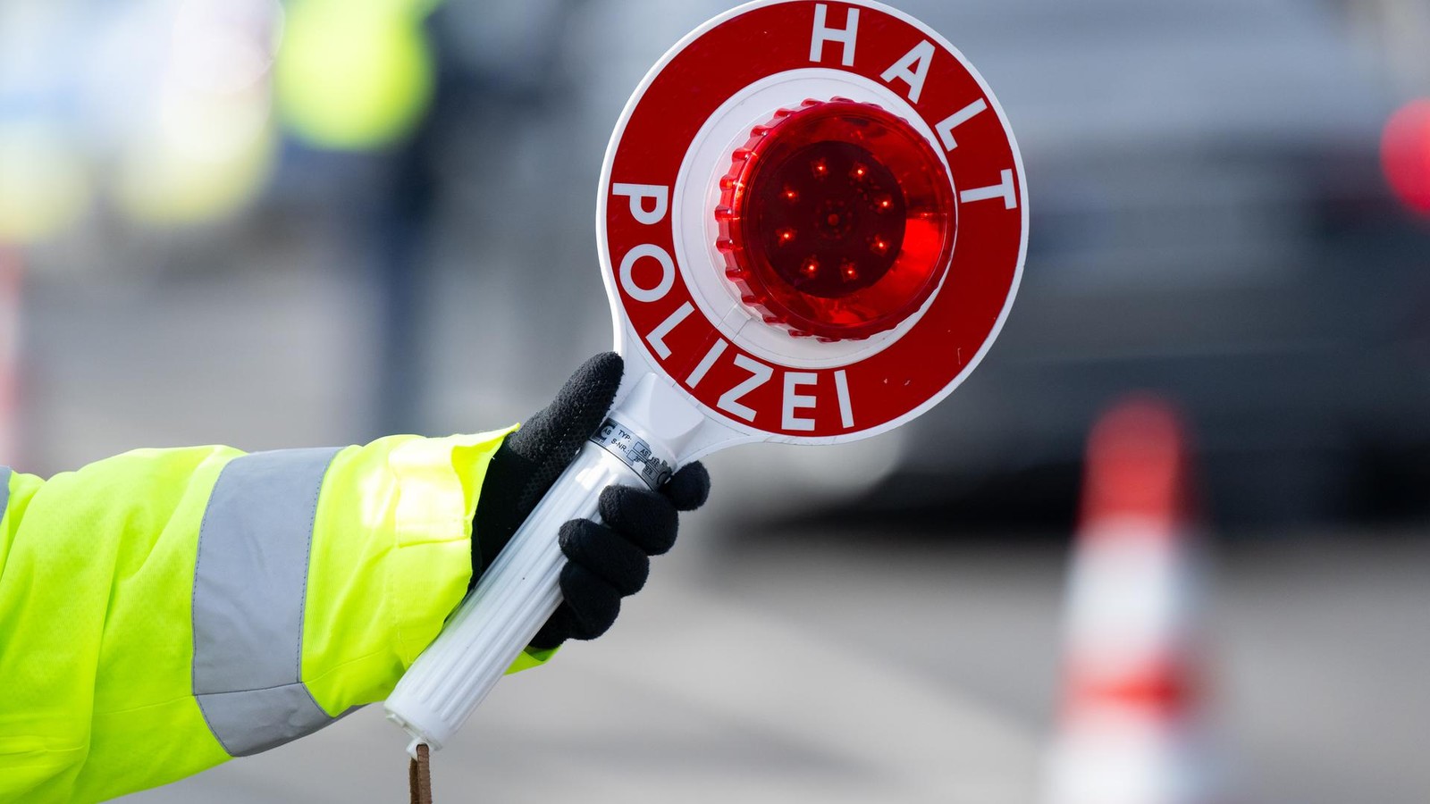 Nordh-user-Polizei-stoppt-betrunkenen-Autofahrer