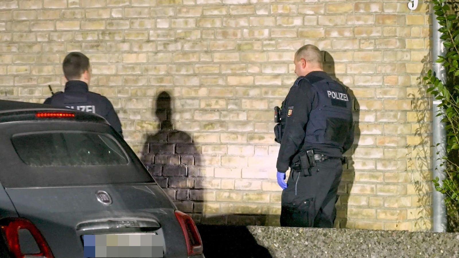 Auftragsmord-Killer-schie-en-Rivalen-aus-Drogenmilieu-vor-Haust-r-nieder