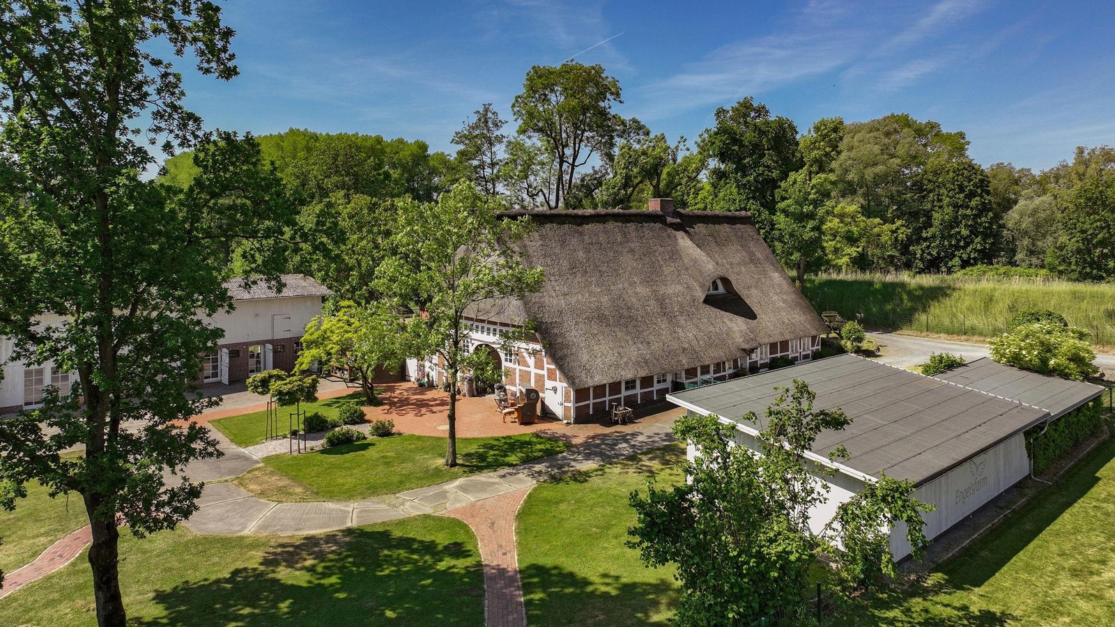 Reetdachtraum-am-Deich-Warum-sich-junges-Paar-f-r-Ein-de-entscheidet