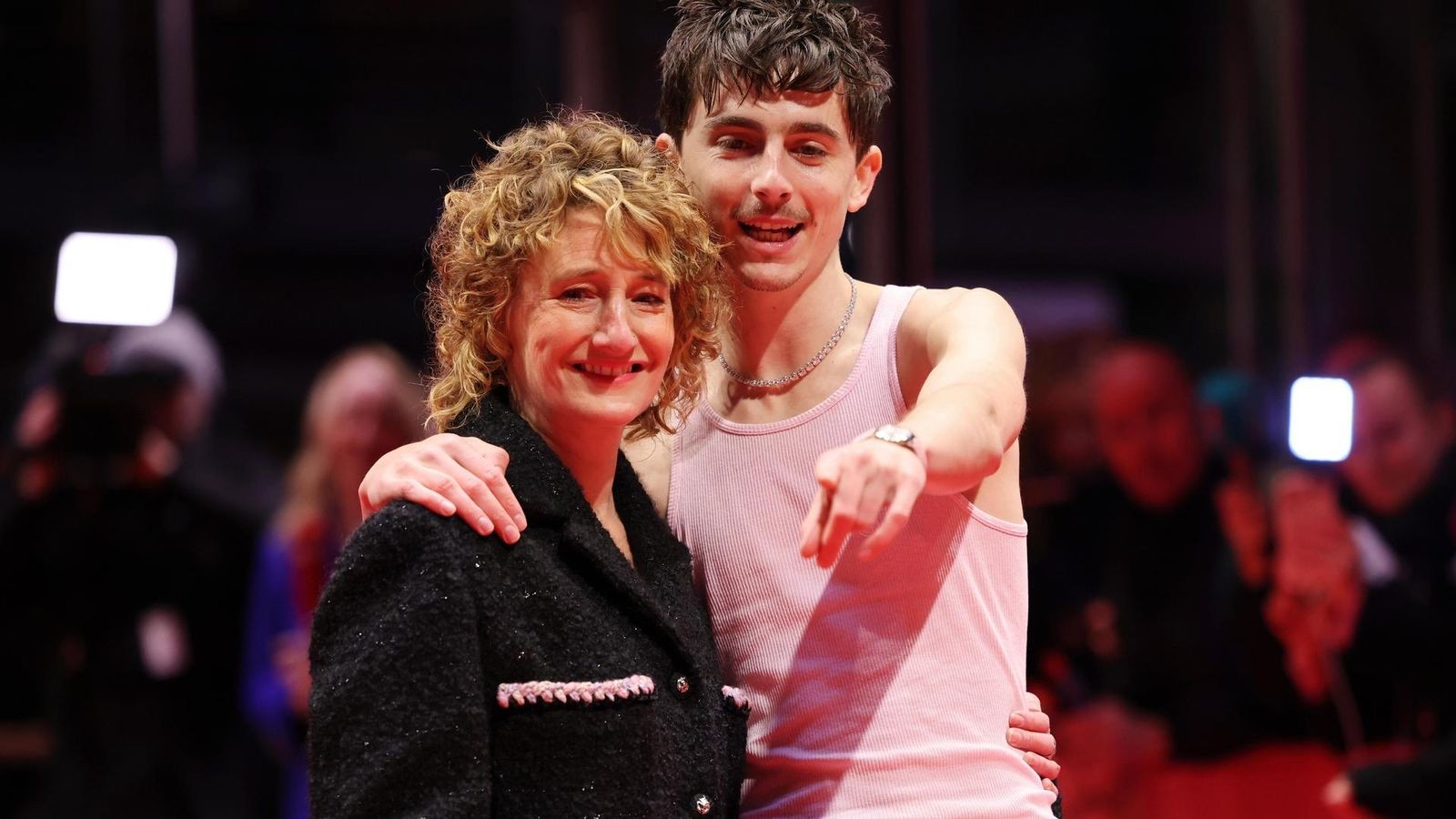 Men onamning dugonasini qanday sikdim Porno - bu eng chiroyli jinsiy aloqa