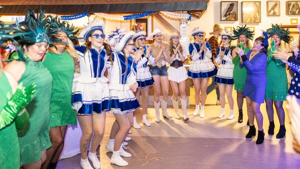 Faschings-Reiten und Masken-Basteln: Faschingsfeste für Kinder in Salzgitter