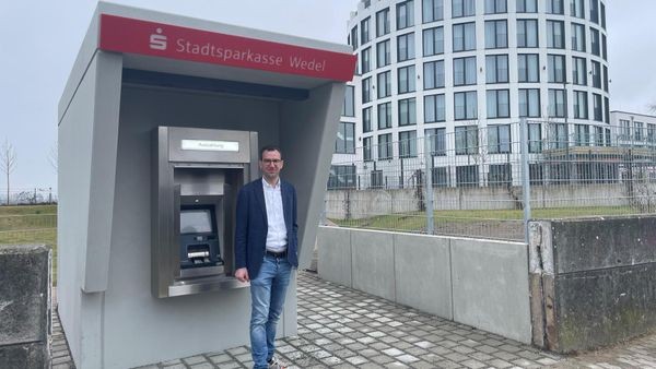 Hafen mit eigenem Geldautomat: Wedel startet Service an der Elbe