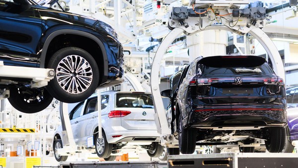 VW fährt in Wolfsburg auch im neuen Jahr Extraschichten