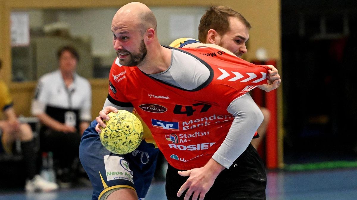 Handball Männer Regionalliga (Hallenrunde 2024/2025), SG Menden Sauerland Wölfe - CVJM Rödinghausen, Sporthalle Gymnasium an der Hönne (Walramhalle) in Menden am 13. März 2025