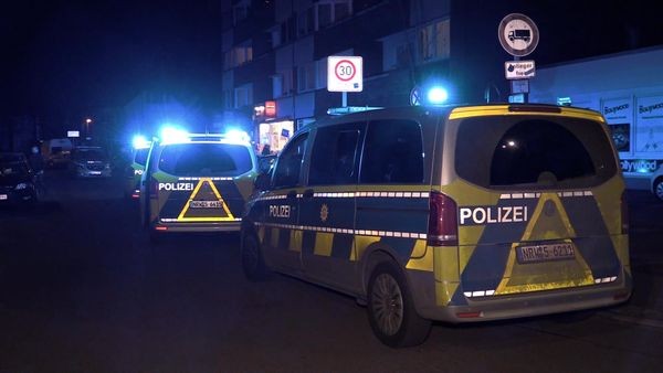 Mann will Streit schlichten und bekommt Messerstiche in den Rücken: Prozessstart