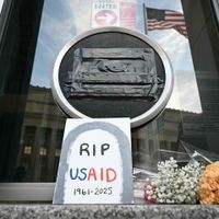 Von den tausendfachen Kündigungen durch die Trump-Regierung ist unter anderem die United States Agency for International Development (USAID) betroffen. Hunderte Menschen wurde entlassen. Von den tausendfachen Kündigungen durch die Trump-Regierung ist unter anderem die United States Agency for International Development (USAID) betroffen. Hunderte Menschen wurde entlassen.