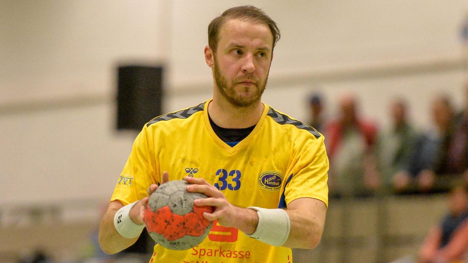 Nach-dem-Derby-Test-Veruka-Trainer-wird-am-Knie-operiert