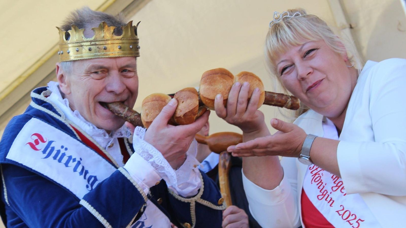 -Bratwurst-ist-Lebensart-Th-ringens-gr-te-W-rstchenparty-startet