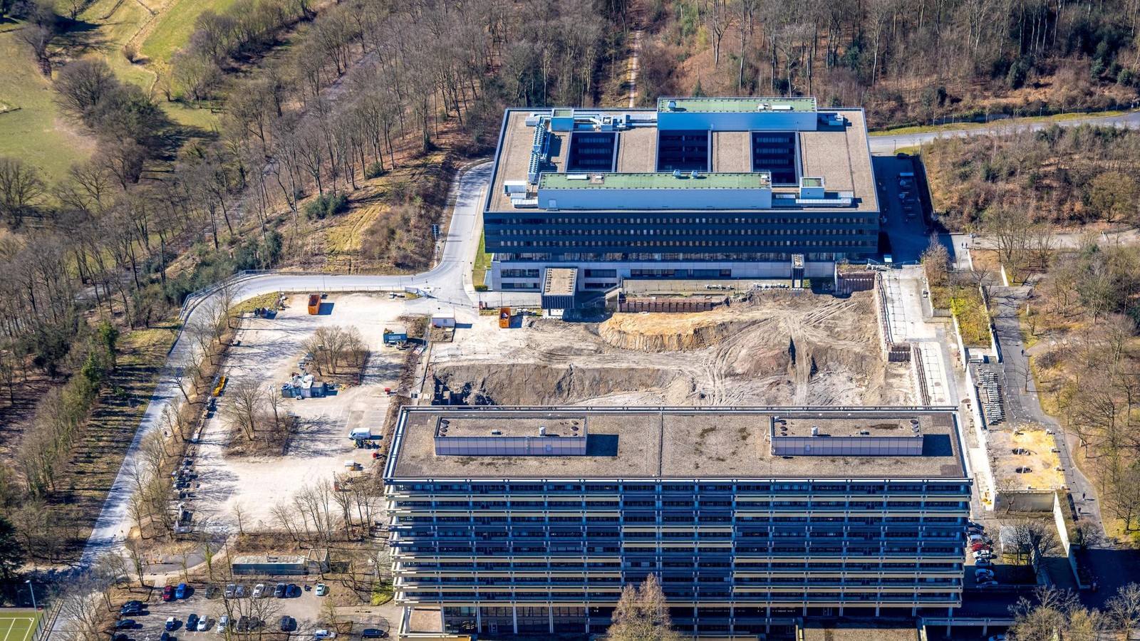 Kalter-Wind-und-harter-Boden-Aushub-f-r-neuen-Ruhr-Uni-Giganten-beginnt