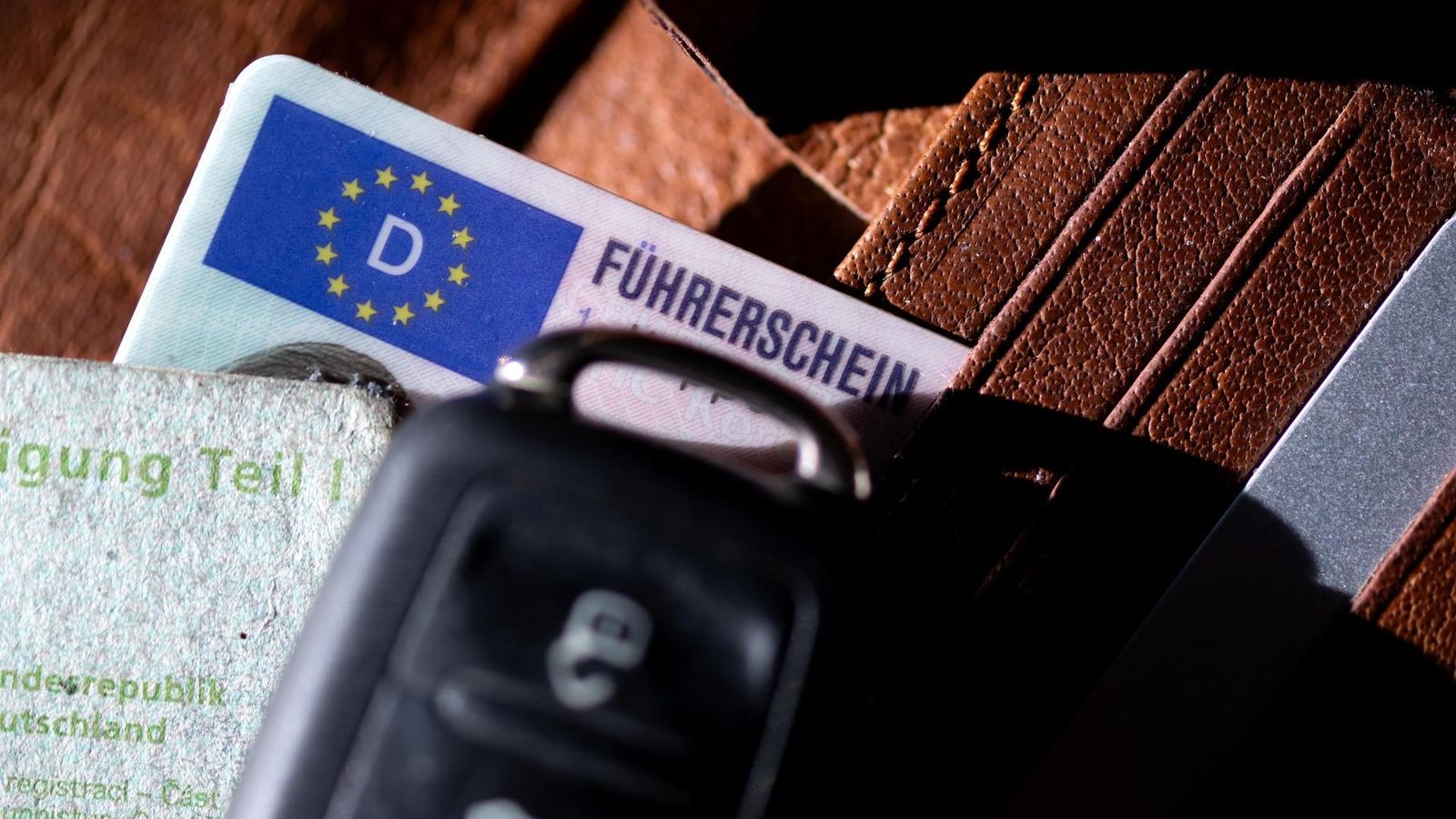 Hagen-Verkehrsunfall-offenbart-Autodiebstahl