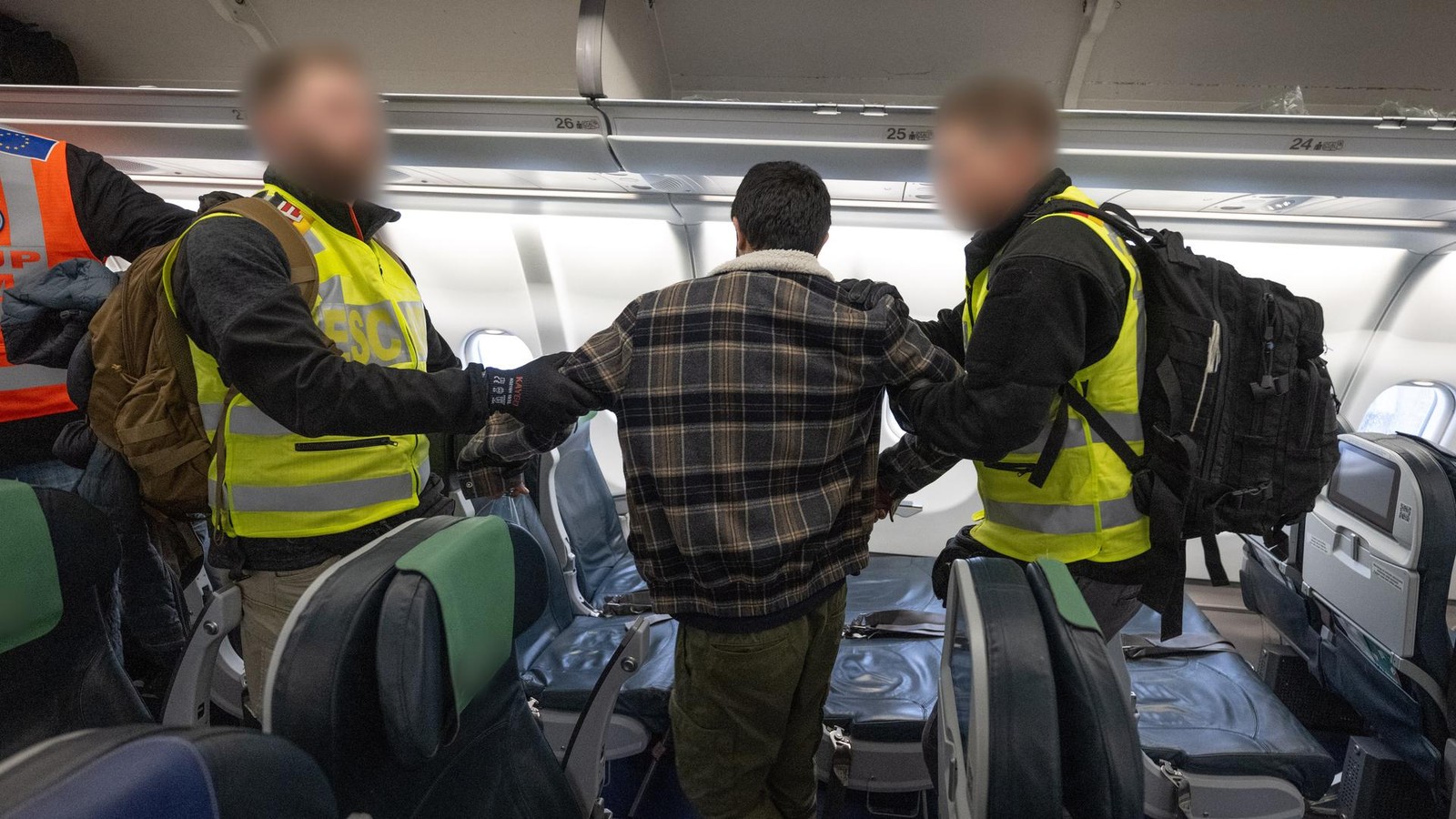 Abschieben-wird-schwieriger-Was-Berlins-Politik-von-der-Justiz-erwartet