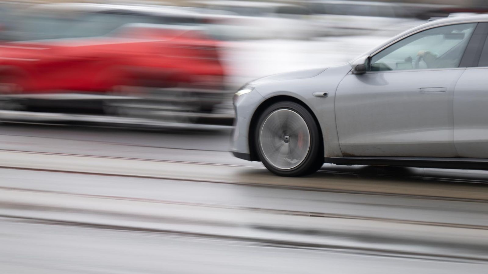 Betrunkener-Raser-mit-getuntem-Auto-und-Messer-erwischt