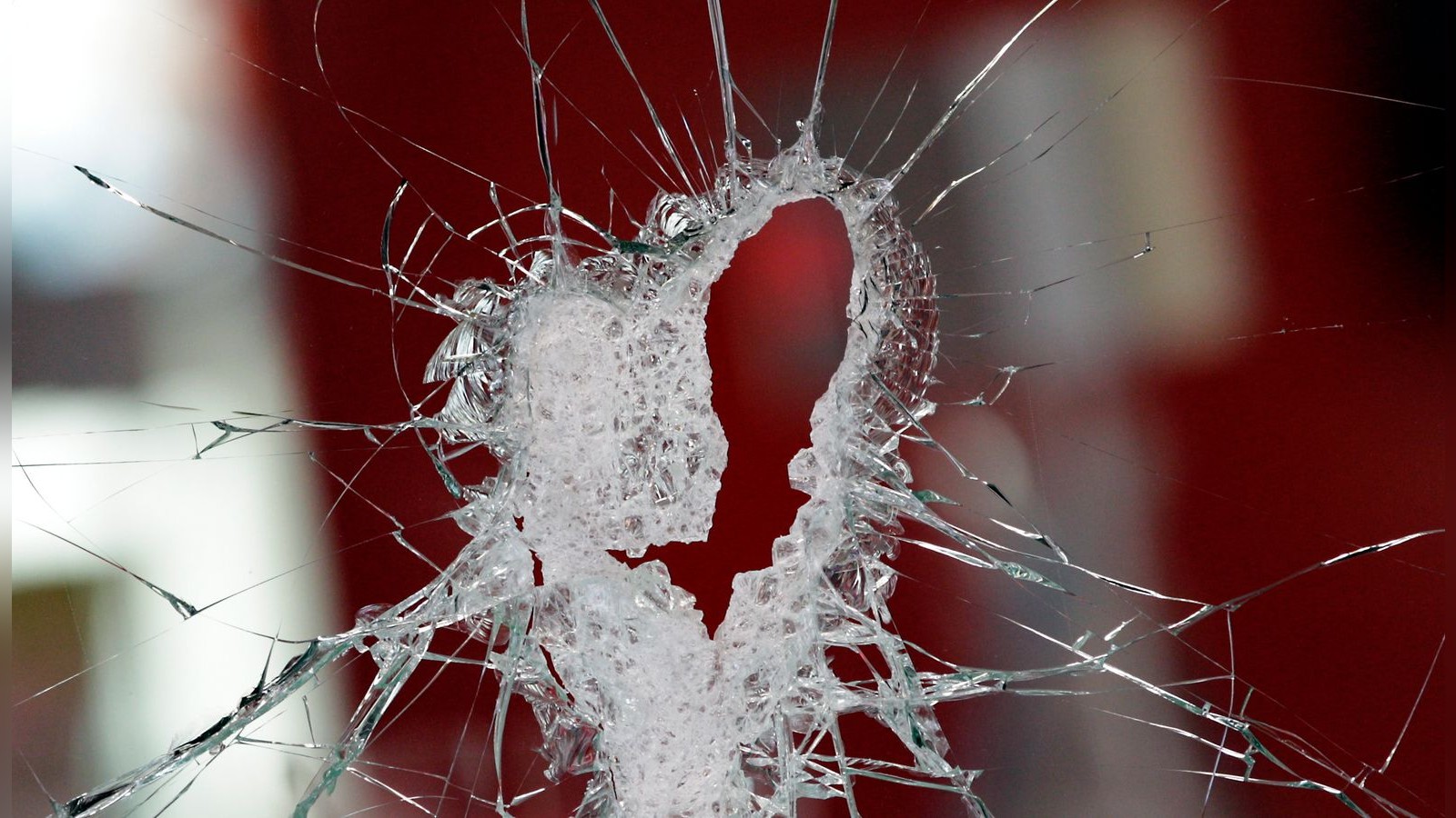 Altenburger-Land-Einbruch-in-Mehrfamilienh-user-Keller-ausger-umt