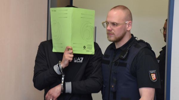 Schwangere fast totgeprügelt: Barbetreiber soll lange in Haft