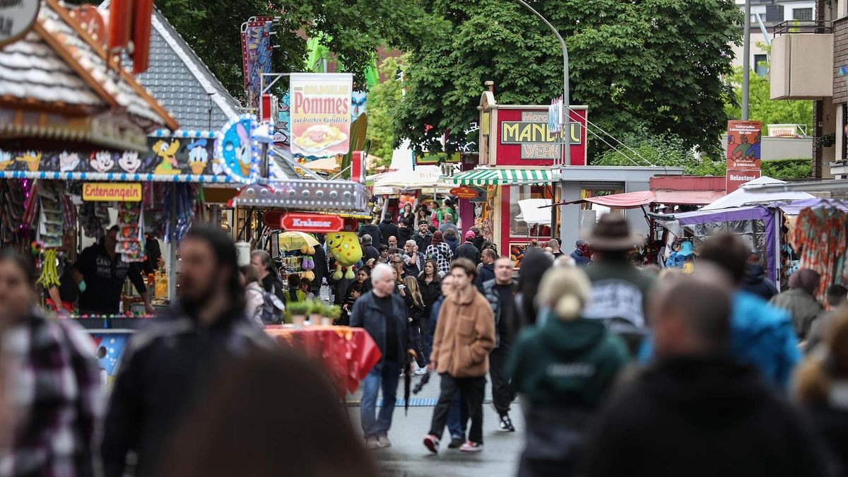 Fronleichnamskirmes Oberhausen 2025: Erste Karussells stehen fest