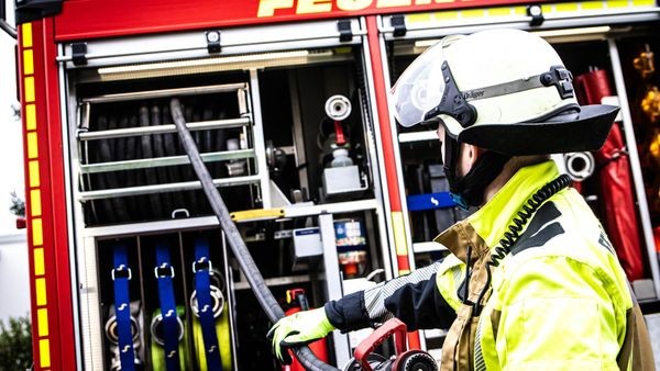 Brand auf Reiterhof: Einsatz bis in die Morgenstunden
