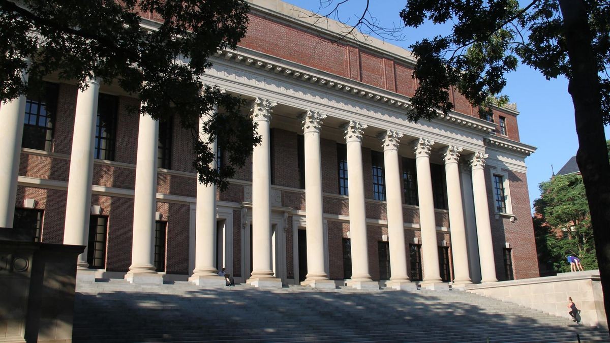 ARCHIV - 14.07.2020, USA, Cambridge (u.S.): Der Campus der Harvard-Universität in Cambridge in Massachusetts. (zu dpa: «Harvard-Uni lehnt Trumps Forderung nach Kurswechsel ab») Foto: --/Xinhua/dpa +++ dpa-Bildfunk +++