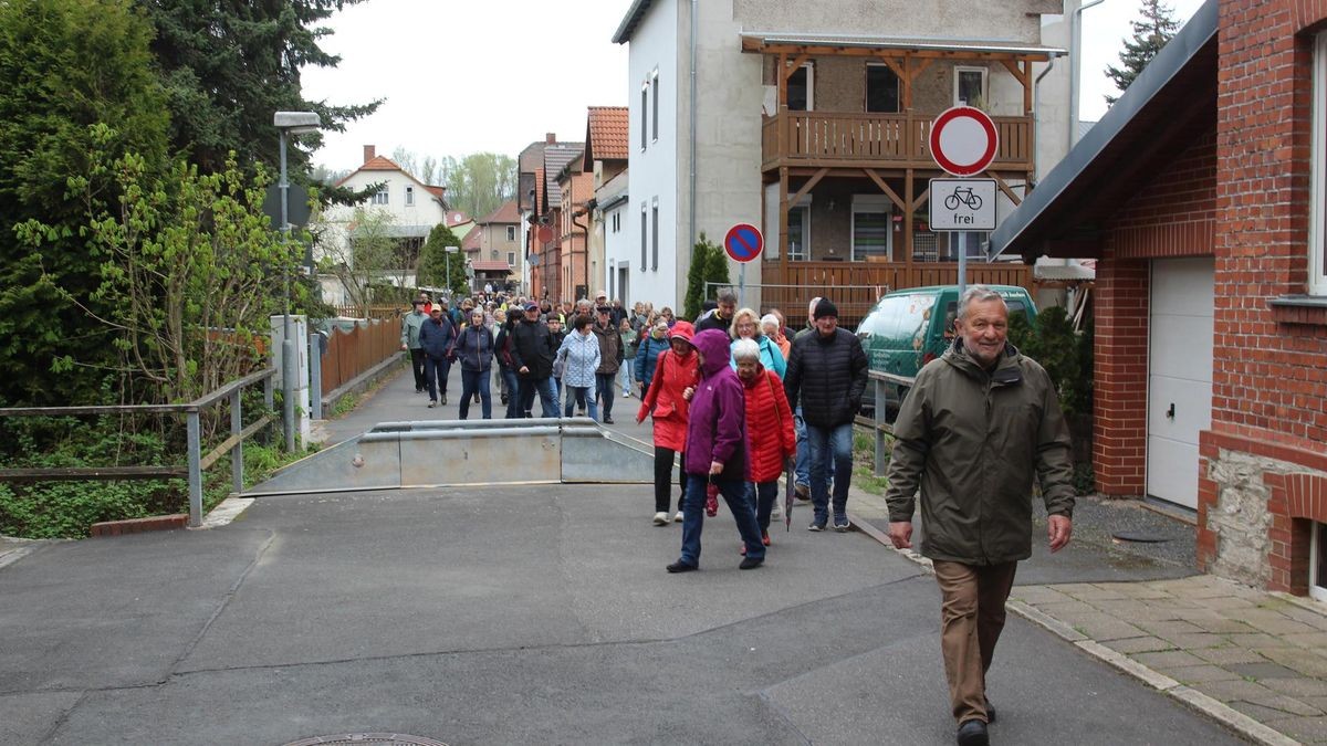 31. Osterspaziergang von Pößneck am Karfreitag in mehr als 30 Bildern