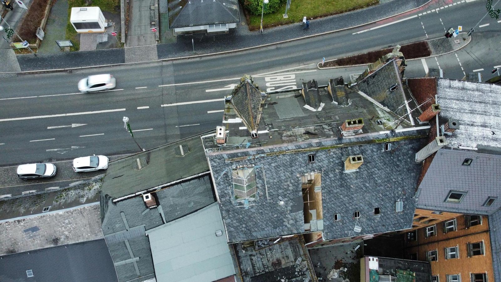 Schrottimmobilie-in-Greiz-Bundesstra-e-gesperrt-Neustadtverein-warnte-schon-lange