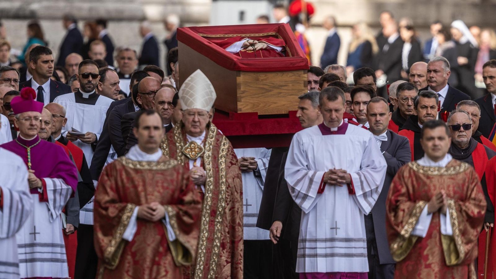 Papst Franziskus' Requiem: Prominente Trauergäste erwartet – Staatschef bleibt abwesend