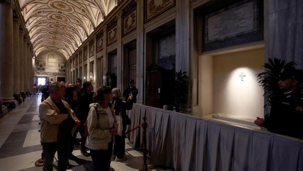 „Ciao, Francesco“: Hier finden Gläubige das Grab des Papstes