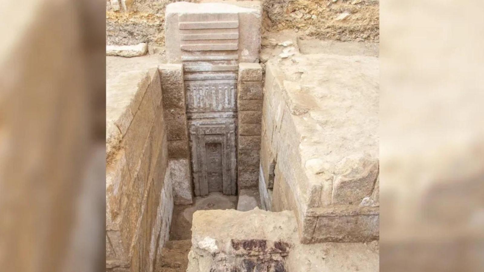 Forscher-staunen-Falsche-T-r-im-Grab-von-Prinz-Userefre-entdeckt