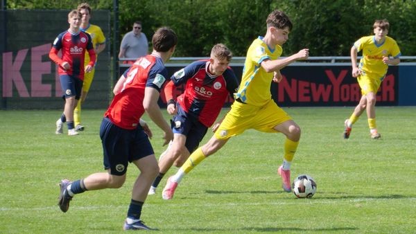 Eintrachts U17-Fußballer holen dreimal Rückstand gegen Rostock auf