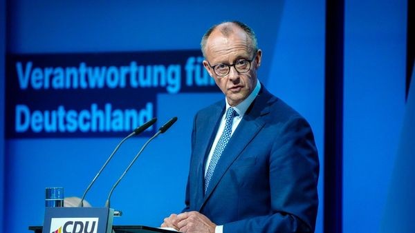 Erster Tag als Bundeskanzler: Merz plant Frankreich-Besuch