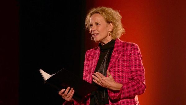 Katja Riemann in Braunschweig: Dystopie oder Liebesroman?