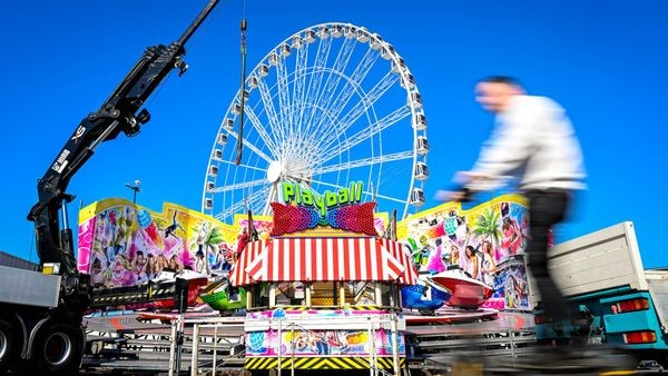 Mann stürzt von Riesenrad aus 40 Metern Höhe – und stirbt