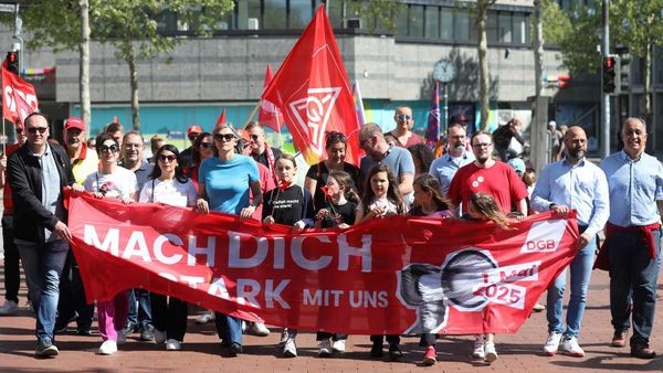 Deutliche Forderungen: So lief die IG-Metall-Demo in Wolfsburg