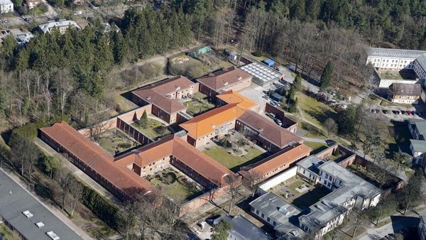 Messerattacke auf Arzt in Ochsenzoll – Polizei überwältigt Angreifer