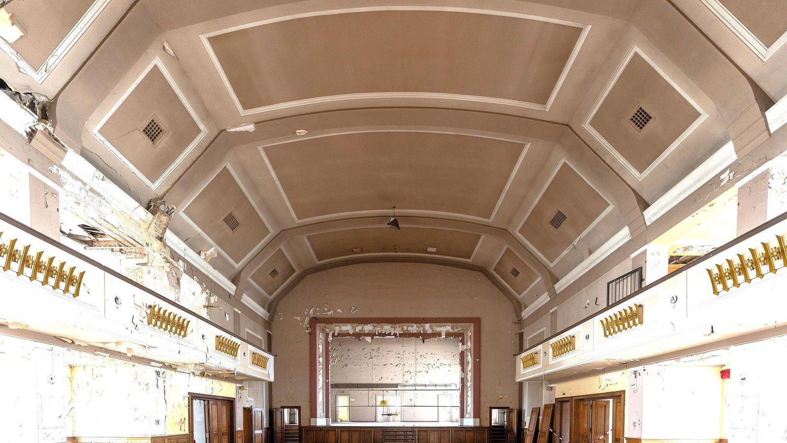 Volkshaus-Weimar-Geschichte-Geschichten-und-mehr-zum-geretteten-Lost-Place