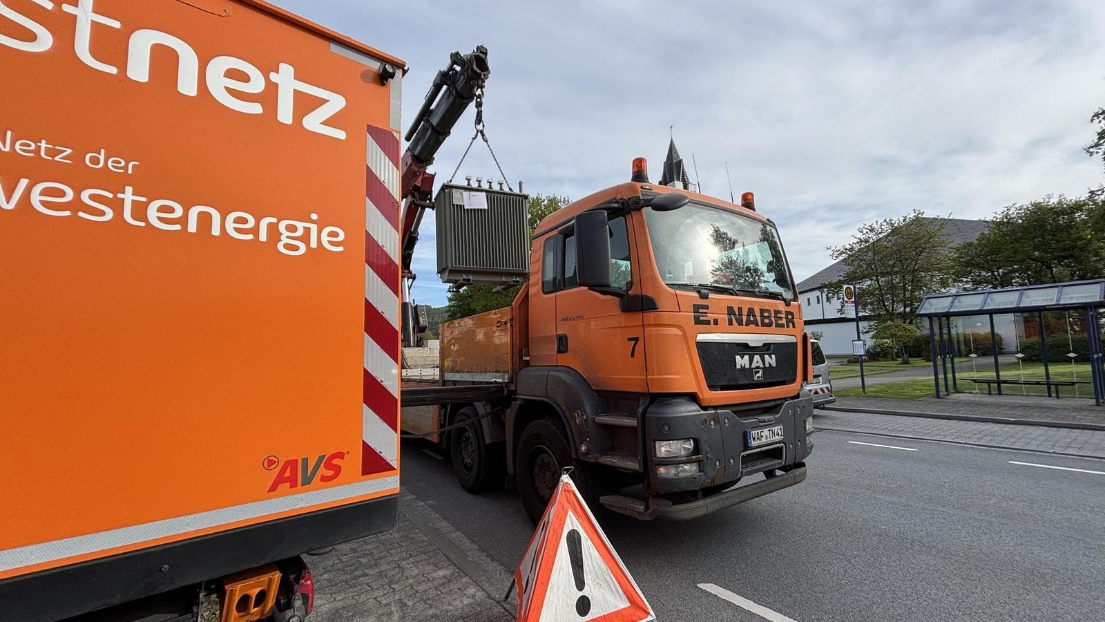 Westnetz-digitalisiert-Ortsnetzstation-in-Stockum-Einbahnstra-enregelung