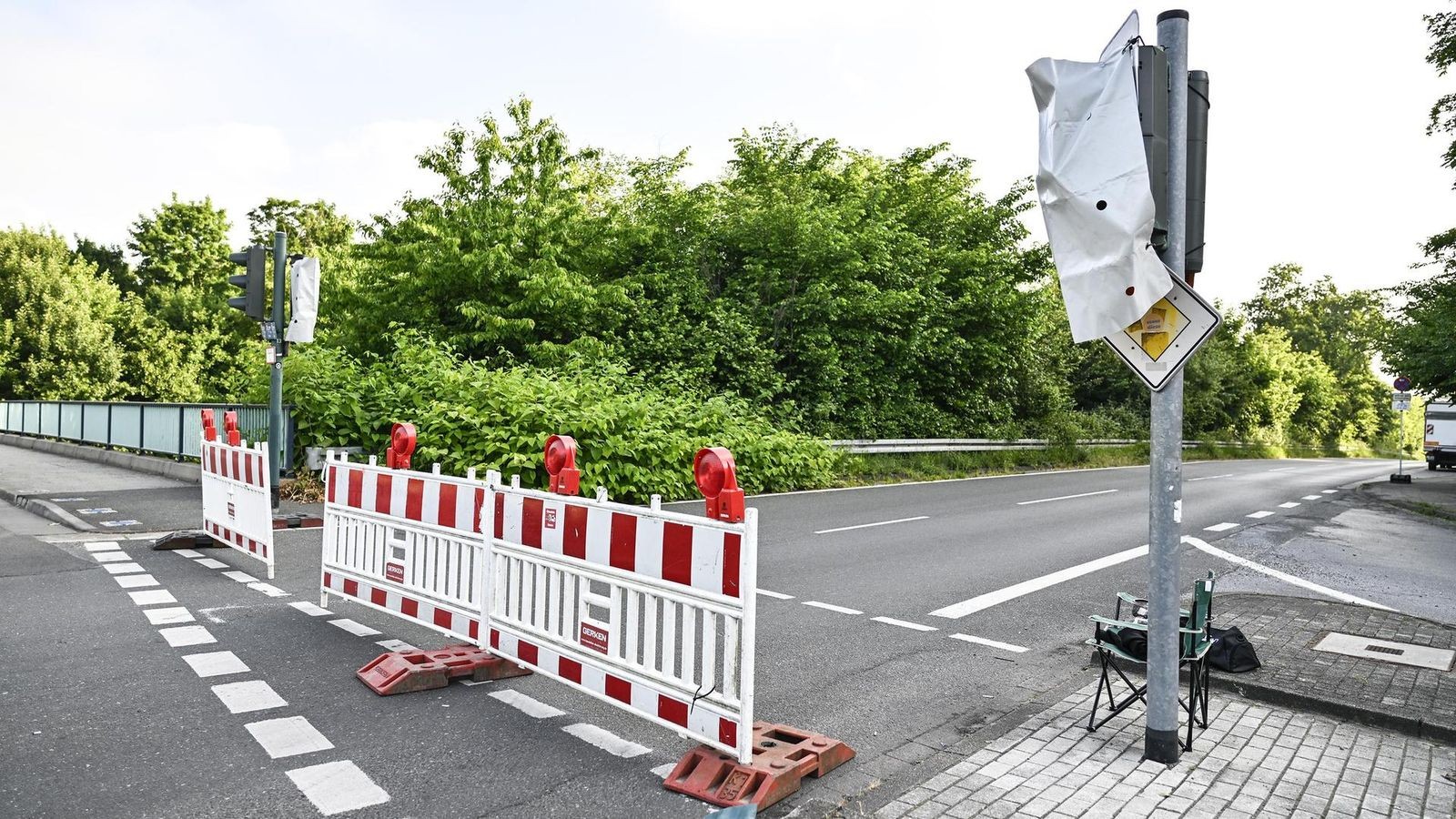 Autobahn-Sperrung-in-Essen-Staugefahr-auf-der-A52