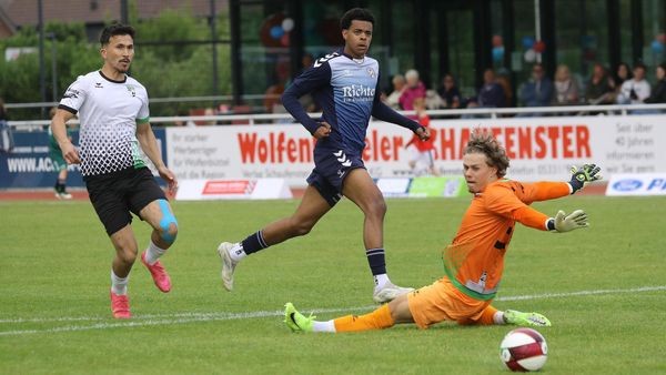 BSC Acostas Rettungsaktion, Vahdets  Klassenerhalt, Feers Abschied