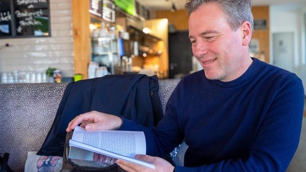 Ein Buch für die, die das Leben anlächeln – Björn Kiehnes „Herzvorland“